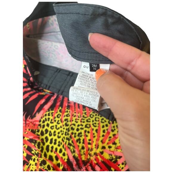 Quiksilver Highline bright leopard leaf print board shorts 28/14 XS - Picture 4 of 8